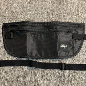 Travel gear hidden stash pocket (OS)